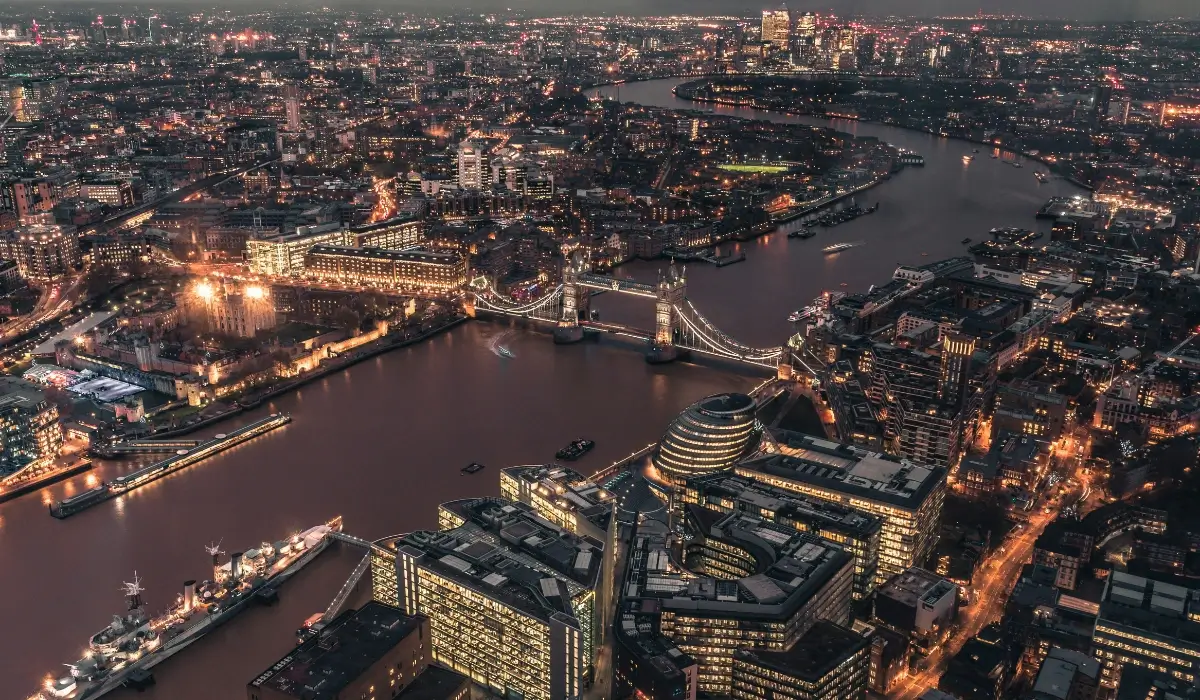 London Aerial Night View Student City Why London Is a Top Choice for Students.webp
